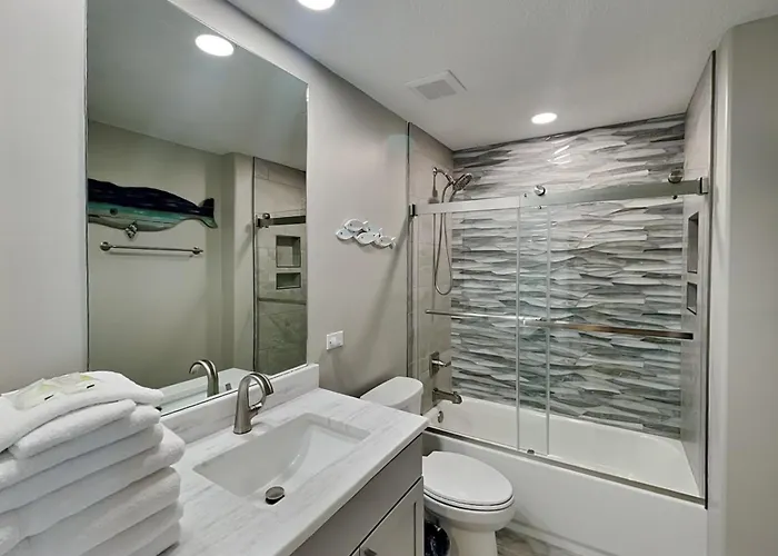 Island Towers #503 Apartment *